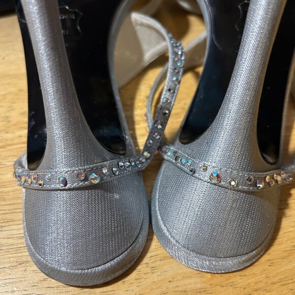 Womens Stuart Weitzman Silver Rhinestone Embellished T-Strap Sandal Heels 7.5 - Picture 7 of 11